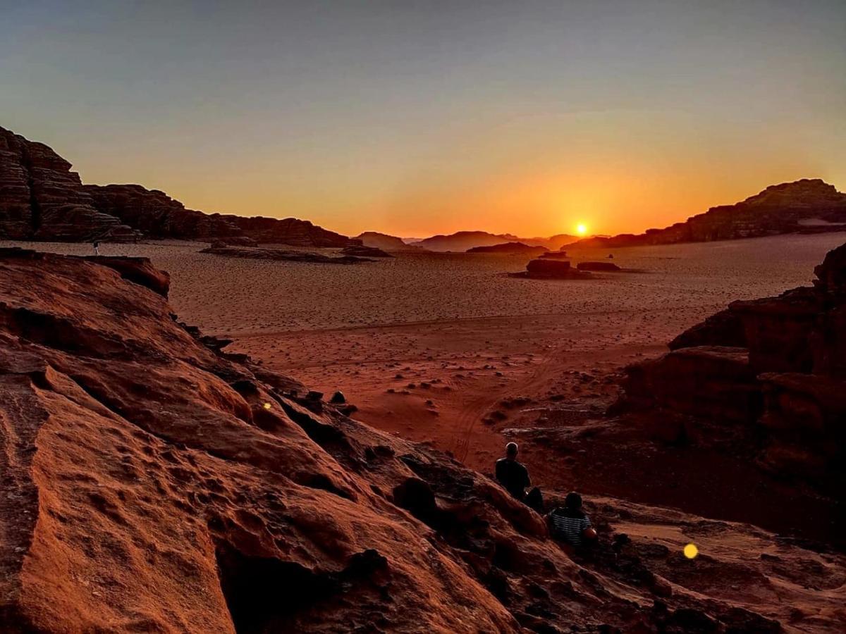 Bedouin Holidays Camp And Jeep Tours Hotel Wadi Rum Bagian luar foto