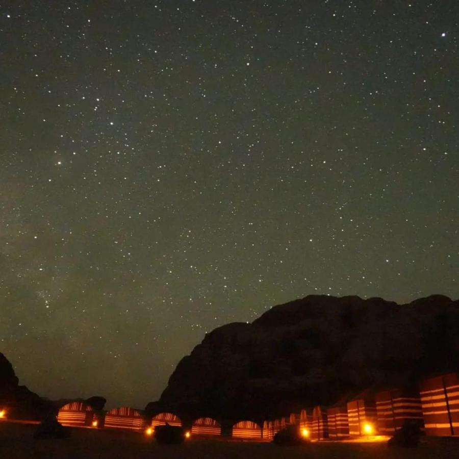 Bedouin Holidays Camp And Jeep Tours Hotel Wadi Rum Bagian luar foto