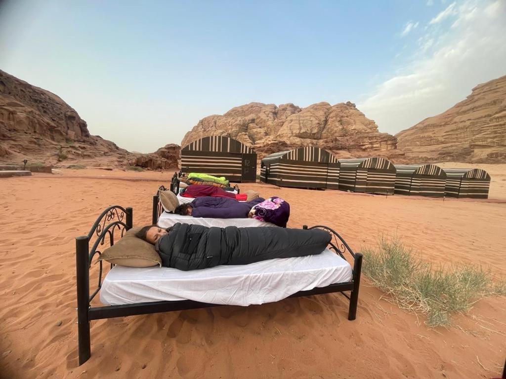 Bedouin Holidays Camp And Jeep Tours Hotel Wadi Rum Bagian luar foto