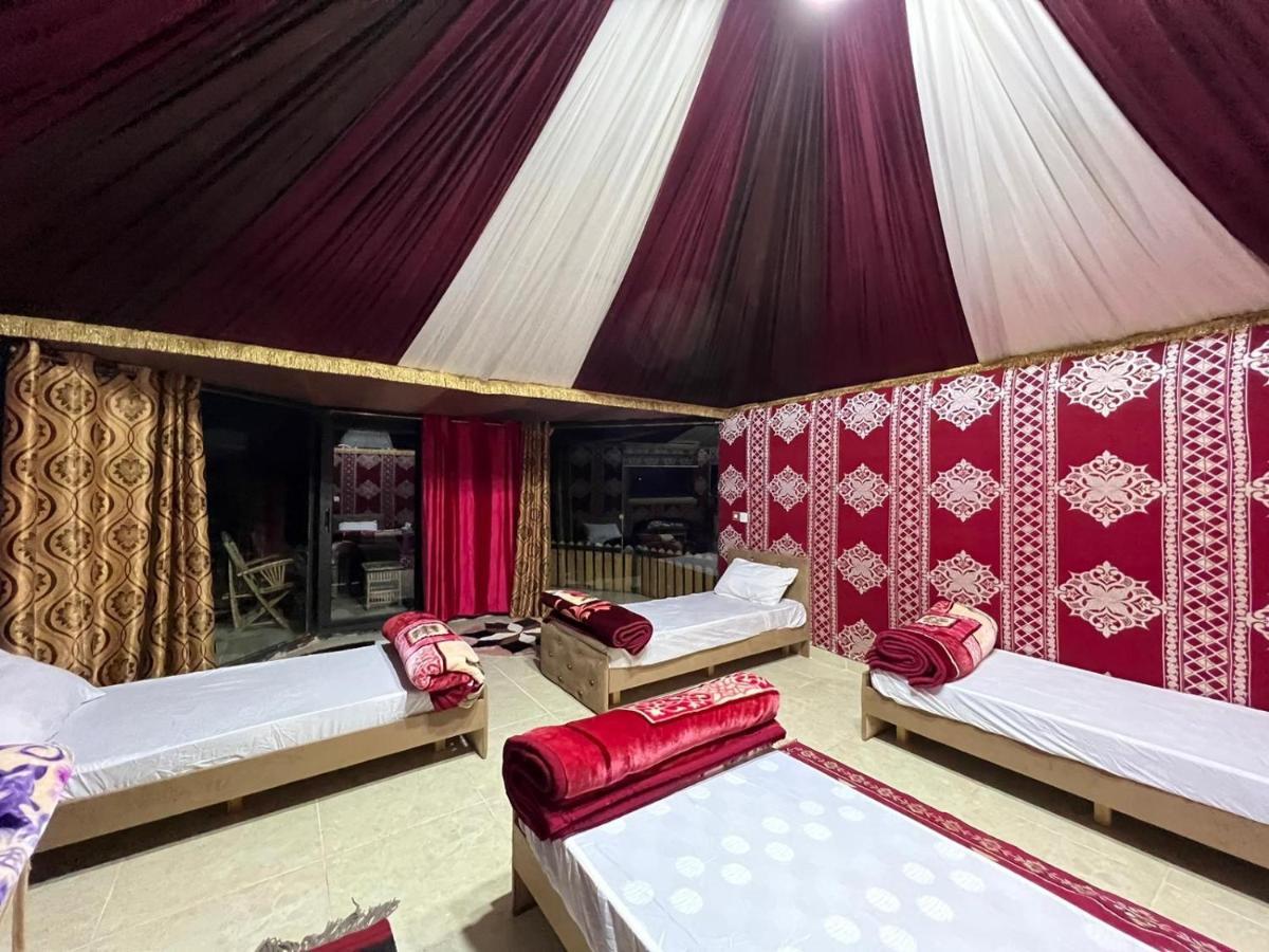 Bedouin Holidays Camp And Jeep Tours Hotel Wadi Rum Bagian luar foto