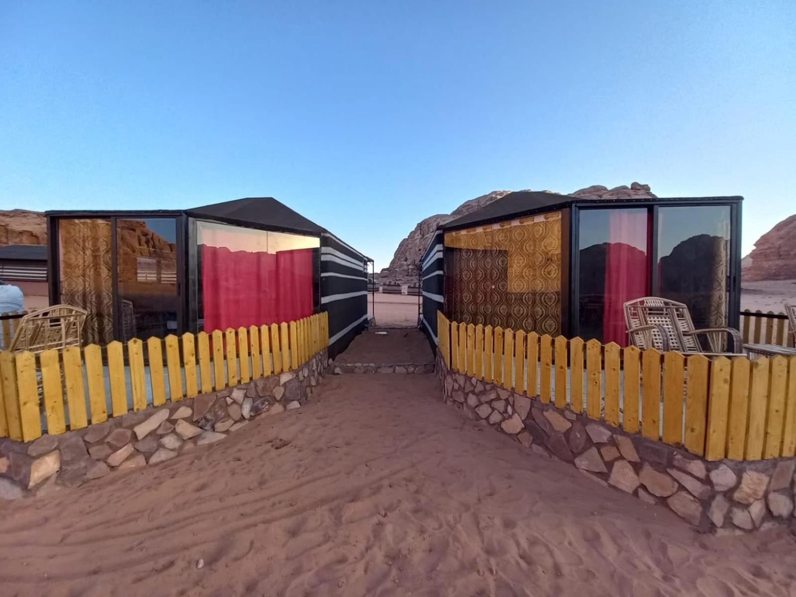 Bedouin Holidays Camp And Jeep Tours Hotel Wadi Rum Bagian luar foto