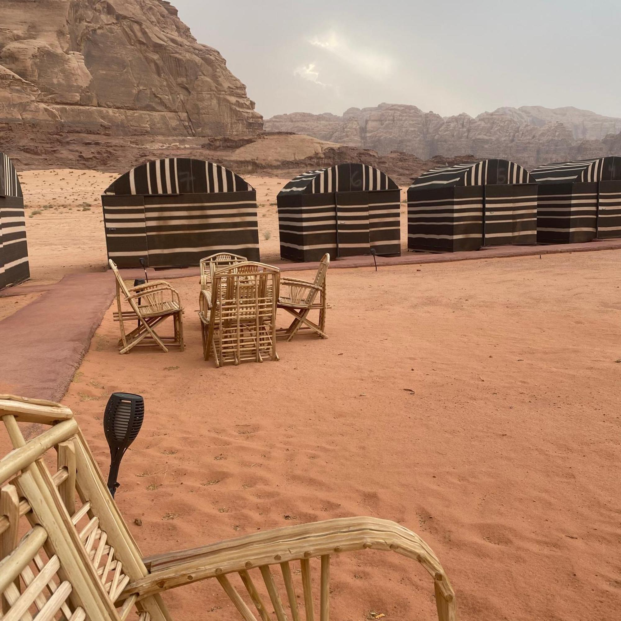 Bedouin Holidays Camp And Jeep Tours Hotel Wadi Rum Bagian luar foto