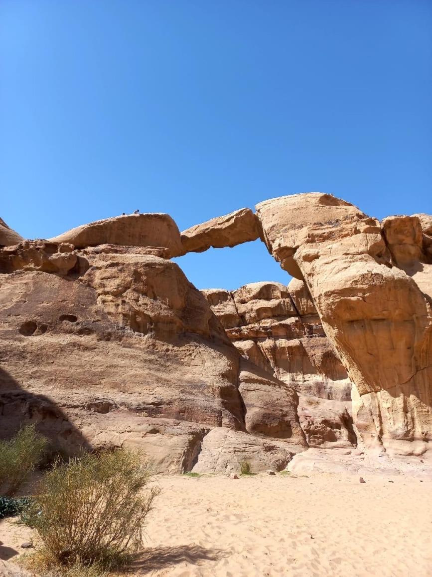 Bedouin Holidays Camp And Jeep Tours Hotel Wadi Rum Bagian luar foto