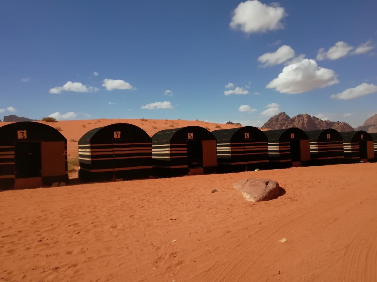 Bedouin Holidays Camp And Jeep Tours Hotel Wadi Rum Bagian luar foto