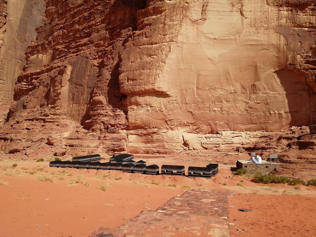 Bedouin Holidays Camp And Jeep Tours Hotel Wadi Rum Bagian luar foto